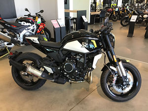 Ventas Anuales 2024 700CL-X Sport Nueva (Motocicleta) - Product Image 2