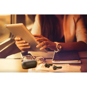 หูฟัง Motorola Moto buds 85แบบกำหนดเองสำหรับชุดของขวัญธุรกิจ - Product Image 2