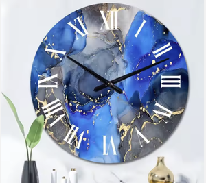 Horloge murale en résine faite à la main avec finition métallique brillante, idéale pour les appartements modernes - Product Image 4