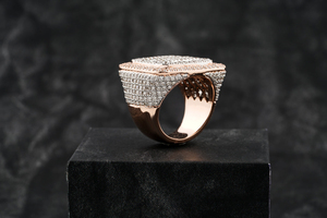 Anillo de Plata de Ley 925 HipHop para hombre adornado con diamante de moissanita Diseño elegante que garantiza tanto la calidad como la moda hacia adelante - Product Image 3