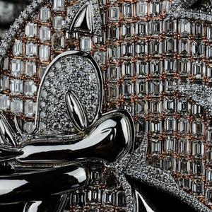 Collar con colgante de diamantes de primera calidad para un aspecto clásico y contemporáneo disponible a precios de exportación - Product Image 3