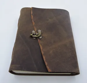 定制真皮手工制作精美石材装订日记本和挥舞设计书写笔记本供旅行者使用