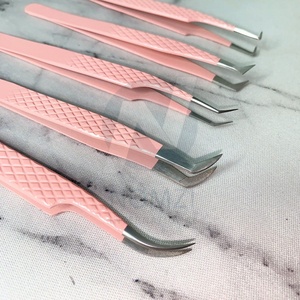 2024 Instruments de cils en acier inoxydable d'impression de logo personnalisé Nouvelle pince à épiler pointue de conception pour des extensions de cils de volume durables - Product Image 3