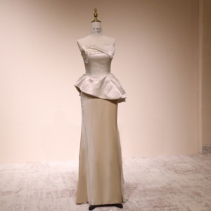 <span class=keywords><strong>Robe</strong></span> <span class=keywords><strong>de</strong></span> <span class=keywords><strong>mariée</strong></span> grande taille en velours champagne, bustier, avec péplum, pour <span class=keywords><strong>mère</strong></span> <span class=keywords><strong>de</strong></span> <span class=keywords><strong>la</strong></span> <span class=keywords><strong>mariée</strong></span>, traîne chapelle, longueur ras du sol, sur mesure, vente en gros directe usine - Product Image 1