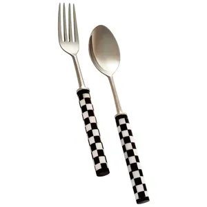 Ensemble de couverts en acier inoxydable avec poignée noire, parfait pour la vaisselle et les accessoires de mariage - Product Image 1