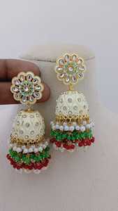 Juego de aretes Meenakari Kundan Jhumka latón pesado imitación perla forma de campana imitación rodio plateado personalizar diseño moderno - Product Image 2