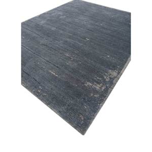 Tapis Urban Pause Kavi bleu en laine nouée à la main et soie de bambou, couleur unie AKWB-316 pour usage domestique - Product Image 2