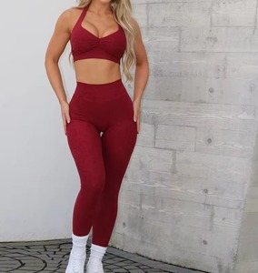 Nouveaux vêtements de sport pour femmes en deux pièces, vêtements de yoga, couleur unie, taille élastique, tissu léger et extensible - Product Image 1