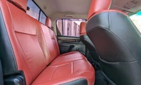 Dernière Toyota Land Hilux Spéciale 4x4 blanche 2024 d'occasion, intérieur foncé, sièges en cuir, toit ouvrant, SUV, camion, au meilleur prix