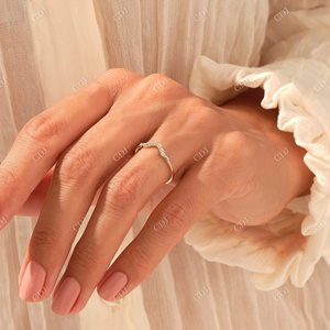 Anillo de boda de oro macizo de 14K, anillo curvo de diamante Real para todos los días, anillos apilables de diamantes Baguette delicados, anillos de joyería certificados IGI - Product Image 4