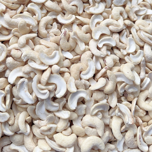 Vente flash Noix de cajou brutes Santigo Vietnam W320 Noix de cajou grillées Prix d'usine - Product Image 1