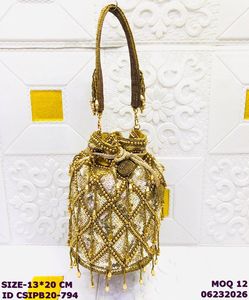 Pochette de soirée élégante faite à la main avec perles, broderie dorée et anse, doublure en satin classique pour sac Potli - Product Image 2