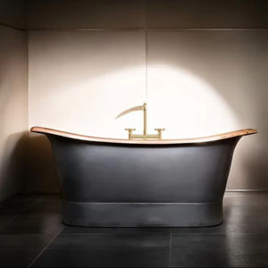 Baignoire en cuivre noir antique Finition à patine en cuivre Caravelt et porte-serviettes Baignoire extérieure pour une expérience de bain de luxe - Product Image 1