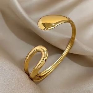 Bracelet en métal artisanal avec des détails complexes, des motifs uniques, parfait pour les occasions spéciales, le port quotidien ou les cadeaux - Product Image 2