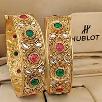 Paire de bracelets à vis plaqués or de qualité supérieure (2) Combo de bracelets traditionnels indiens pour femmes idéal pour les mariages et les fêtes