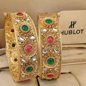 Paire de bracelets à vis plaqués or de qualité supérieure (2) Combo de bracelets traditionnels indiens pour femmes idéal pour les mariages et les fêtes - Product Image 2