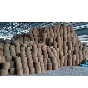 Corde en fibre de noix de coco naturelle pour l'emballage de produits décoratifs et les applications agricoles traditionnelles. - Product Image 2