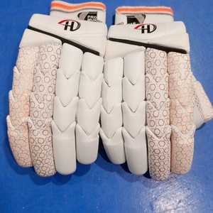 Gants de frappe de cricket personnalisables de haute qualité, gants en cuir de qualité supérieure pour les joueurs, fabriqués à la main au Pakistan - Product Image 5