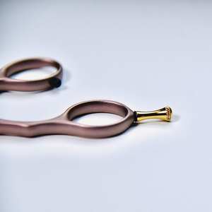 Ciseaux de coiffure professionnels Eversharp à lame droite de 5,75 pouces, personnalisables, pour droitiers, en acier inoxydable tranchant, rose métallique - Product Image 3