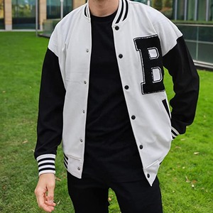 แจ็กเก็ตเบสบอลวิทยาลัยผ้าขนแกะปักลายด้วยกำมะหยี่ขน100% ฤดูหนาวงาน OEM ตามสั่งสำหรับผู้ชาย - Product Image 4