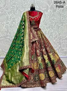 Lehenga choli ต้อนรับอย่างสมบูรณ์แบบด้วยผ้ากำมะหยี่ปักลาย - Product Image 3
