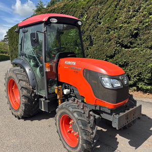 Tractor de calidad premium Kubota M8540 diseñado para trabajos agrícolas serios en stock y disponible ahora con entrega rápida - Product Image 2