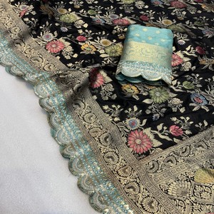 Sari de Seda Dola VASTRA COTTAGE con Doble Tejido Zari, Bordado con Cordones, Lentejuelas, Hilo y Ribete Zari, Pallu con Blusa - Product Image 2