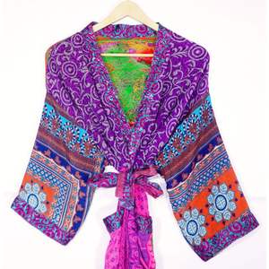 Kimono de seda indio bohemio Vintage para otoño, diseño floral, ropa de dormir térmica para uso doméstico, bata de hotel inspirada en el estilo hippie - Product Image 4