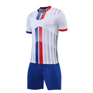 Fabricante de Uniformes de Fútbol Personalizados al por Mayor, Jersey y Pantalones Cortos Ligeros de Secado Rápido para Equipos y Producción en Masa - Product Image 5