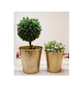 Pots de fleurs décoratifs pour la maison de qualité supérieure Jardinières en métal au design très impressionnant Ensemble de trois en basse quantité minimale de commande - Product Image 5