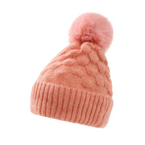 Gorros de Invierno Unisex Ajustables de Lana 100% con Bordado Personalizado, Gorros Tejidos Cálidos para Deportes al Aire Libre, Ropa Urbana, Playa y Viajes - Product Image 1