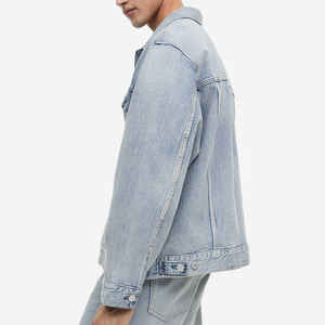 Veste en jean stylée pour hommes, tenue décontractée OEM, vente en gros de veste en jean en coton de haute qualité pour hommes, veste en jean personnalisée pour hommes à vendre - Product Image 4