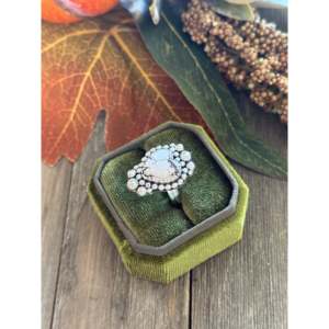 Anillo de Plata de Ley Hecho a Mano en el Suroeste con Diseño de Corazón de Caballo Salvaje, Talla 7.5, Joyería Boho - Product Image 4