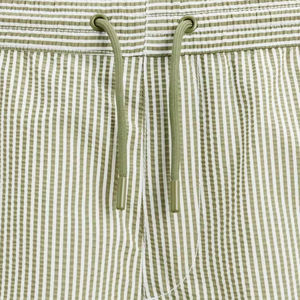 Vente en gros Short de gym en seersucker respirant et écologique pour hommes Maillot de bain léger à rayures Séchage rapide Taille élastique personnalisée - Product Image 4