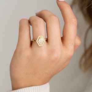 Anillo de grupo de compromiso de circón con corte de rombo cruzado creado en laboratorio certificado GIA de oro de 14K/18K de lujo de la mejor calidad diseño único fino - Product Image 1