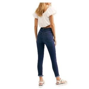 Leggings in denim a vita alta da donna Free People, con orlo grezzo, colore blu navy, taglia 24, elasticizzati. - Product Image 2