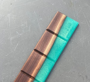 Sous-verre décoratif en résine PARFAIT en bois massif pour thé Coussin isolant en résine Sous-verres personnalisés pour la maison et la cuisine - Product Image 1