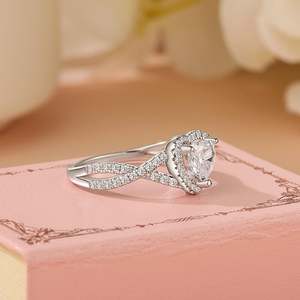Bague de promesse Jeulia Classic Heart Twist en argent sterling avec diamant - Product Image 6