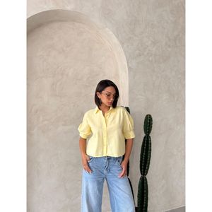 Blusa Amarilla para Mujer con Detalle de Mariposa en la Espalda - Camisas al por Mayor - Product Image 4