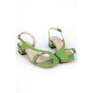 Scarpe da donna con tacco basso di colore verde scuro - Product Image 5