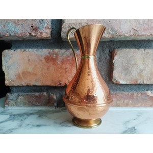 Nouveau pot à eau Mughlai en cuivre pur martelé Pot à eau en métal pour verres Bouilloire et pichet en métal élégant - Product Image 3