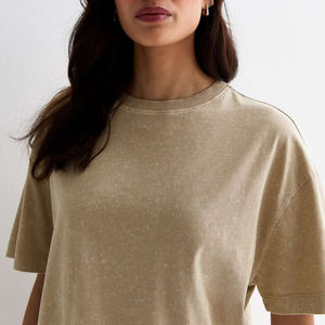 Fabrica camiseta de moda para mujer con bordado desgastado Ropa profesional de color sólido para camiseta desgastada para mujer - Product Image 1