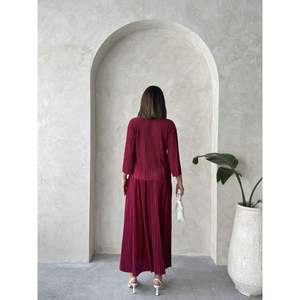 Blusa plisada para mujer con lazo frontal - Product Image 3