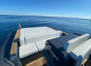 Bateau de travail semi-rigide de luxe pour 10 personnes, moteur hors-bord Renier R9 9m VOLV_O PENTA V8 430 ch, 2020, d'occasion, 220 heures de fonctionnement - Product Image 4