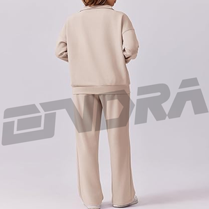 ชุดวอร์มผู้หญิงสีเบจ ดีไซน์ทันสมัย เหมาะสำหรับใส่ไปยิม ใส่ลำลอง ท่องเที่ยว สตรีทแวร์ สวมใส่สบายตลอดวัน ดูดีมีสไตล์ ทันสมัย - Product Image 3