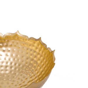 Cuenco Urli de metal tradicional con flores flotantes Ambiente Pacífico Tacto decorativo atemporal - Product Image 4