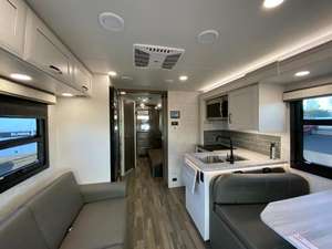 DESCUENTO Nuevo Jayco G-r-e-y-h-a-w-k 27U 2025 listo para la venta - Product Image 5