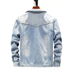 Wholesale Fashionable Customized Cropped Length Oversized <b>Light</b> Washed Denim Jeans <b>Jacket</b> OEM Best Quality Winter <b>Jacket</b> - Product Image 6