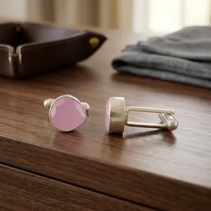 Boutons de manchette Niharika Gems, design artisanal, en calcédoine rose naturelle, sertis dans un cadre, en argent sterling 925, faits à la main - Product Image 1