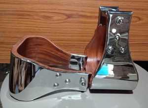 อุปกรณ์ขี่ม้าคุณภาพเยี่ยมแบบสั่งทำพิเศษ บู๊ตม้าไม้พร้อมฝาครอบสแตนเลส บู๊ตม้าเพื่อความปลอดภัยสำหรับม้า - Product Image 3